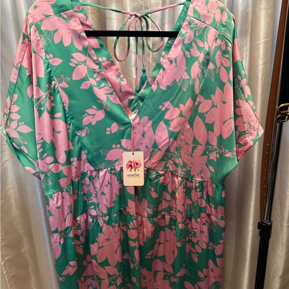 Entro Green and Pink Floral V-Neck Top